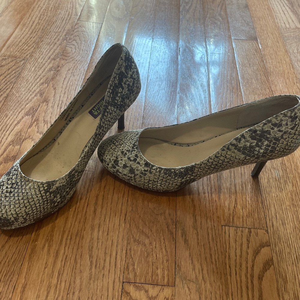 Animal print round toe heels